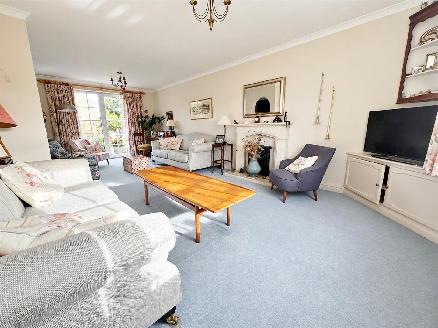 sitting room 1.jpg